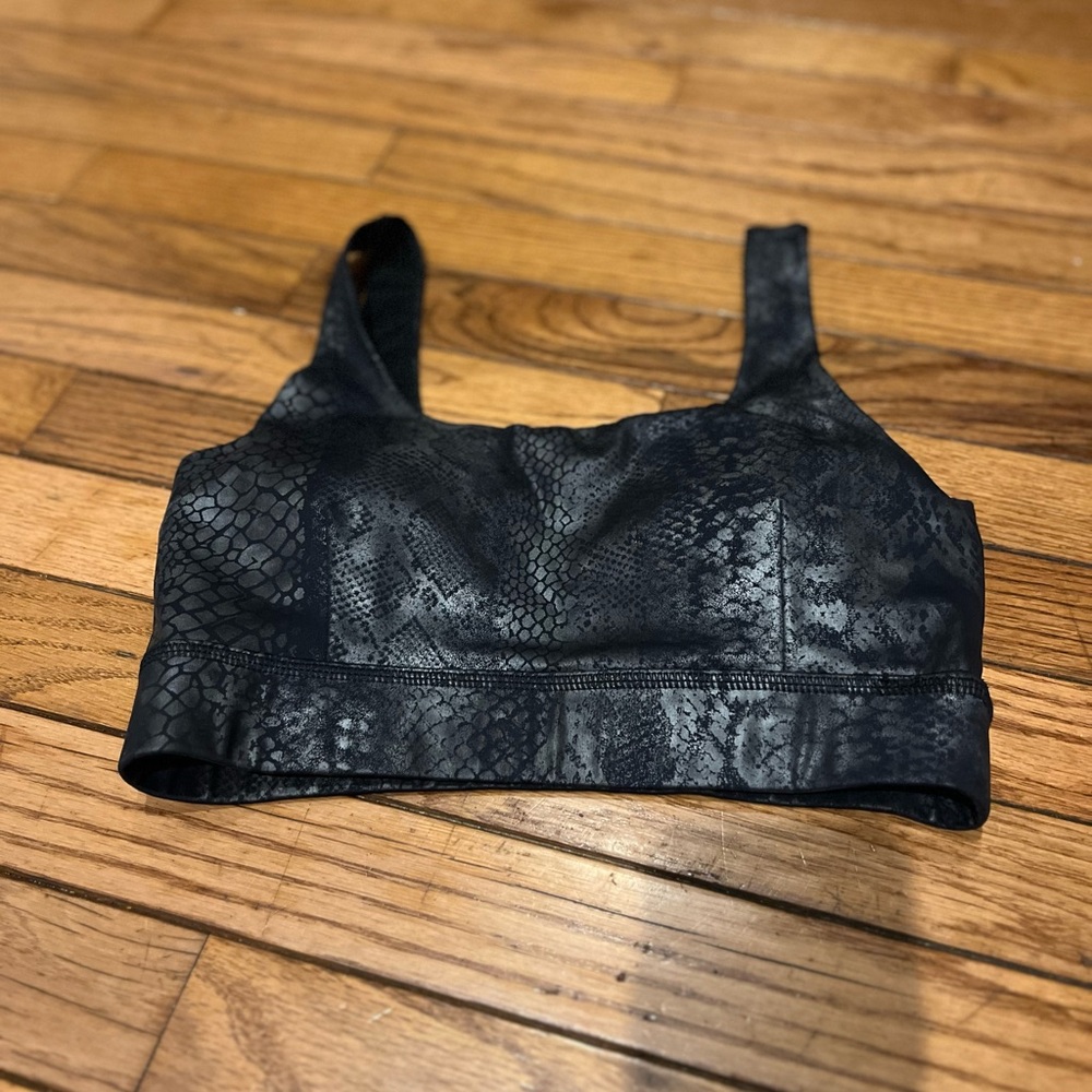 NWOT! Mono b, size small sports bra.